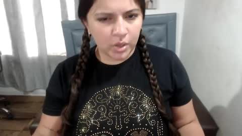 Snapshot of sarah_acero chatting on May 21, 4:14 pm sarah online show from May 21, 4:14 pm
