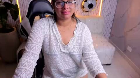 Snapshot of sarah_bay_tx chatting on July 2, 8:37 pm sarah_bay_tx online show from July 2, 8:37 pm