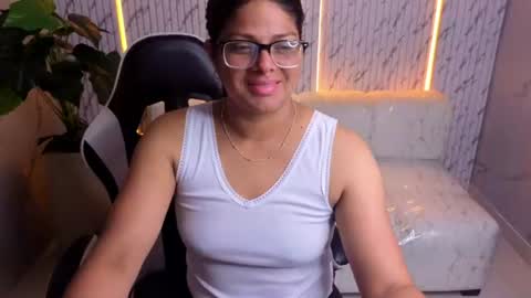 Snapshot of sarah_bay_tx chatting on July 3, 8:26 pm sarah_bay_tx online show from July 3, 8:26 pm