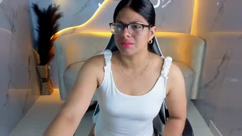 Snapshot of sarah_bay_tx chatting on July 12, 12:40 pm sarah_bay_tx online show from July 12, 12:40 pm