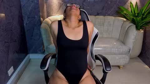 Snapshot of sarah_bay_tx chatting on July 30, 8:52 pm sarah_bay_tx online show from July 30, 8:52 pm