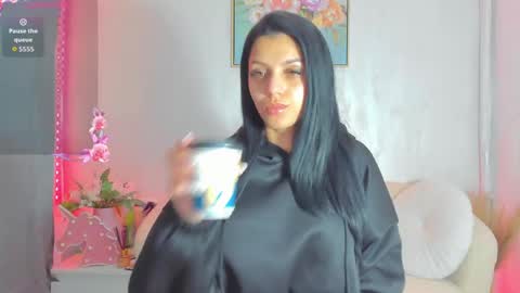 Snapshot of sarah_blake_ chatting on April 22, 6:49 am Sara online show from April 22, 6:49 am