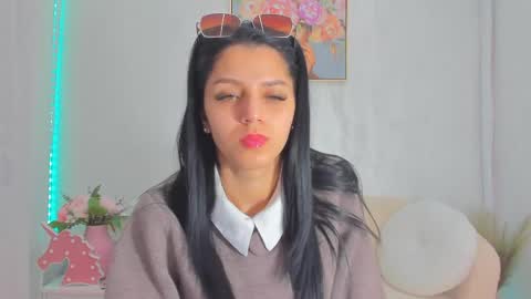 Snapshot of sarah_blake_ chatting on April 25, 7:33 am Sara online show from April 25, 7:33 am