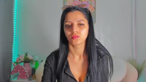 Snapshot of sarah_blake_ chatting on April 27, 7:39 am Sara online show from April 27, 7:39 am
