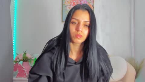 Snapshot of sarah_blake_ chatting on April 29, 8:07 am Sara online show from April 29, 8:07 am