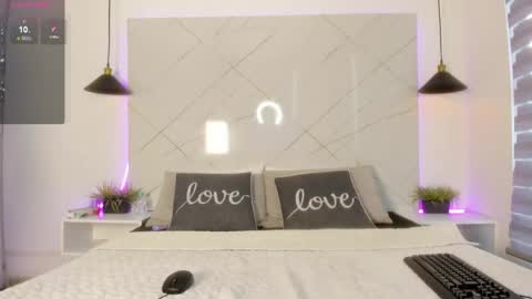 Snapshot of sarah_collens_ chatting on May 30, 12:02 pm sarah_collens_ online show from May 30, 12:02 pm
