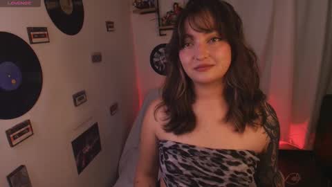 Snapshot of sarah_cuteeyes chatting on March 27, 4:51 am Sara online show from March 27, 4:51 am