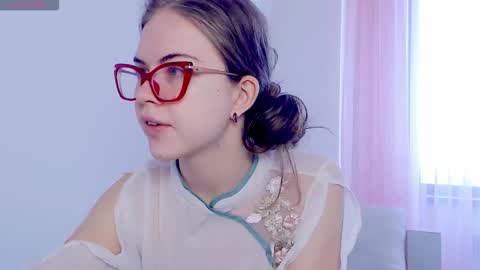 Snapshot of sarah_hs chatting on February 17, 7:49 am Sarah online show from February 17, 7:49 am