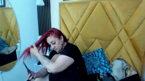 Snapshot of sarah_moonx chatting on May 24, 6:57 pm Sarah Moonx online show from May 24, 6:57 pm