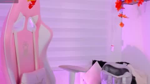 Sarah Ramirez online show from November 20, 2:01 am