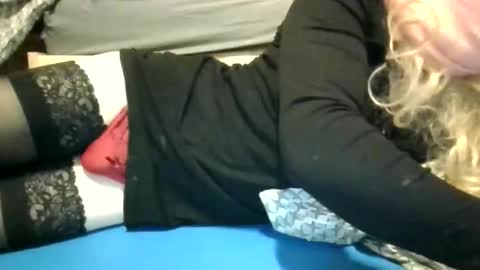 sarah_rie online show from December 22, 6:05 pm