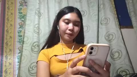 Snapshot of sarahcyganiewicz chatting on May 8, 5:24 am Sophia online show from May 8, 5:24 am