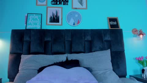 Snapshot of sarahevans__ chatting on February 26, 1:43 am Sarah Evans online show from February 26, 1:43 am