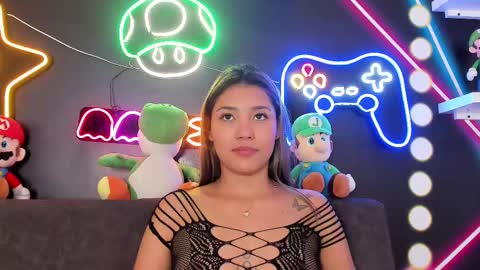 Snapshot of sarahevans__ chatting on March 11, 5:49 am Sarah Evans online show from March 11, 5:49 am