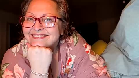 MamaStarr   online show from February 3, 6:22 am