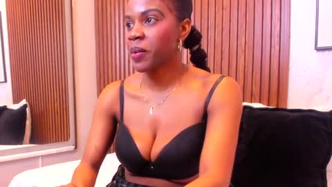 Snapshot of sarahi_pusey chatting on May 7, 2:33 pm Sarahi pusey online show from May 7, 2:33 pm