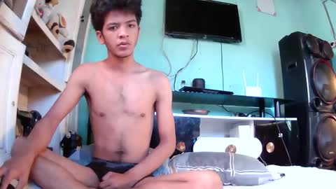 sarahjonee online show from November 10, 3:38 am