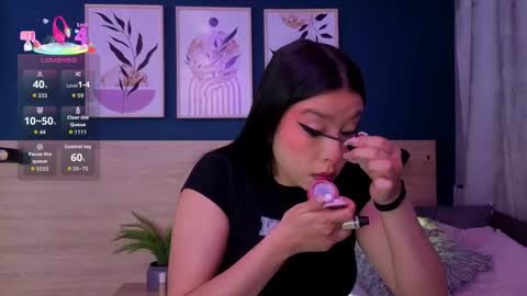 Snapshot of sarahmiler_ chatting on February 19, 11:50 am Sarah online show from February 19, 11:50 am