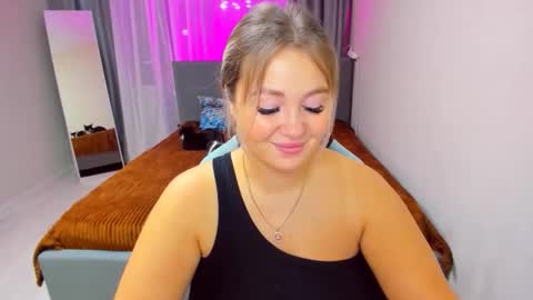 Sarah online show from November 4, 3:11 pm