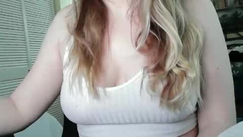 Snapshot of sarahmummy chatting on February 26, 2:49 pm Sarah online show from February 26, 2:49 pm