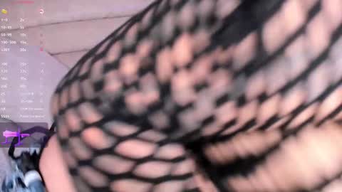 Snapshot of sarahrizof chatting on March 1, 10:01 pm Sara online show from March 1, 10:01 pm