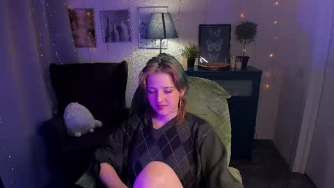 Snapshot of sarahshelby chatting on April 28, 9:42 pm Sarah online show from April 28, 9:42 pm