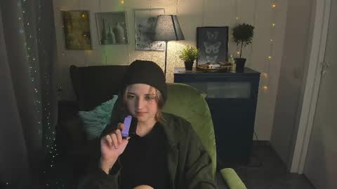 Snapshot of sarahshelby chatting on May 27, 9:23 pm Sarah online show from May 27, 9:23 pm