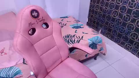 Sara  online show from February 18, 11:55 am