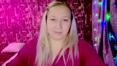 Snapshot of sarakatherin chatting on December 1, 7:47 pm Sara online show from December 1, 7:47 pm