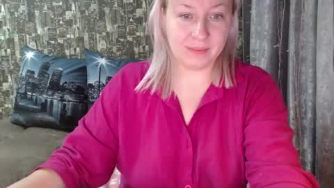 Snapshot of sarakatherin chatting on February 17, 10:36 pm Sara online show from February 17, 10:36 pm