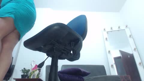 Saraloves online show from February 4, 10:43 am