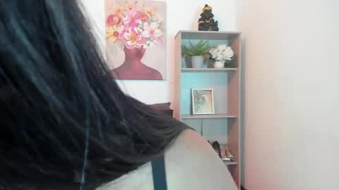 Snapshot of saramilf_69 chatting on May 5, 4:20 am saramilf_69 online show from May 5, 4:20 am