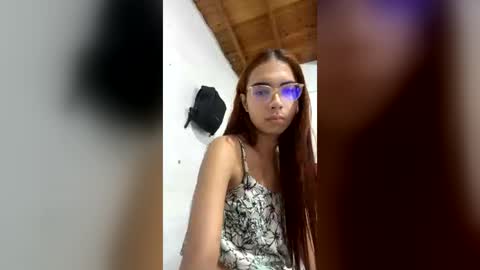 Snapshot of sarasaenz999 chatting on July 1, 5:31 am sarasaenz999 online show from July 1, 5:31 am