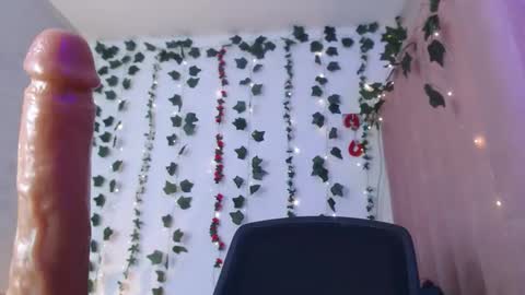 sarastonesx online show from April 19, 6:13 am