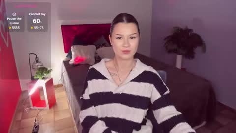 Snapshot of saravivid chatting on May 11, 2:45 pm SaraVivid online show from May 11, 2:45 pm