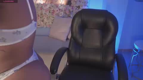 Sara Winstone online show from March 14, 9:42 pm