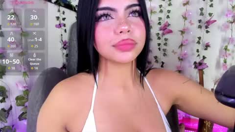 saray__jones online show from July 15, 6:35 pm