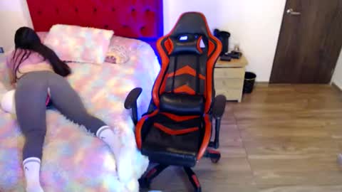 Snapshot of saray_honey1 chatting on May 25, 8:37 pm saray online show from May 25, 8:37 pm
