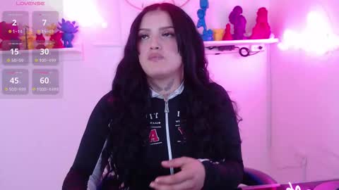 Sari  online show from February 2, 7:34 pm