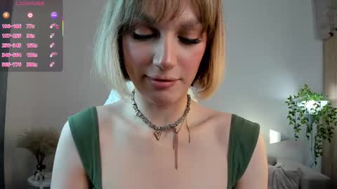 Your Selena 3 online show from November 9, 3:16 am