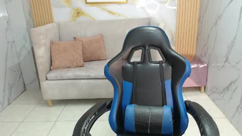 Sara  online show from March 29, 8:20 pm