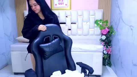 Snapshot of sarita_09_s chatting on July 14, 10:21 am Sara online show from July 14, 10:21 am