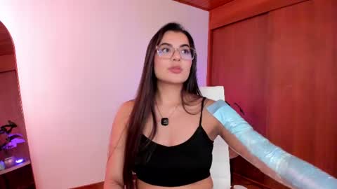 Snapshot of sarita_3 chatting on June 11, 9:46 pm Sarita Lozano online show from June 11, 9:46 pm