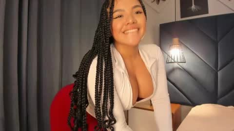 Sara  online show from May 16, 7:56 pm