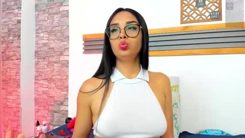 Snapshot of saritalove_ chatting on January 17, 3:00 am Sara online show from January 17, 3:00 am