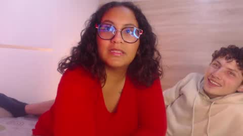 Snapshot of sasahsalomefon chatting on July 25, 2:42 am Sasha Y Felipe online show from July 25, 2:42 am