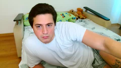 Snapshot of sasha_calvin chatting on June 28, 9:59 am sasha_calvin online show from June 28, 9:59 am
