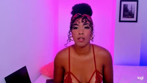 Snapshot of sasha_fox0 chatting on March 23, 10:25 pm emy online show from March 23, 10:25 pm
