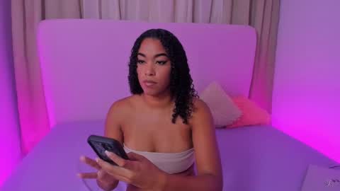 Snapshot of sasha_fox0 chatting on April 13, 5:35 am emy online show from April 13, 5:35 am