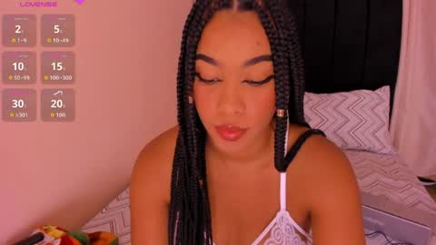 Snapshot of sasha_fox0 chatting on May 31, 2:09 am emy online show from May 31, 2:09 am
